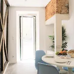 Apartment Liberdade Stylish With Balcony